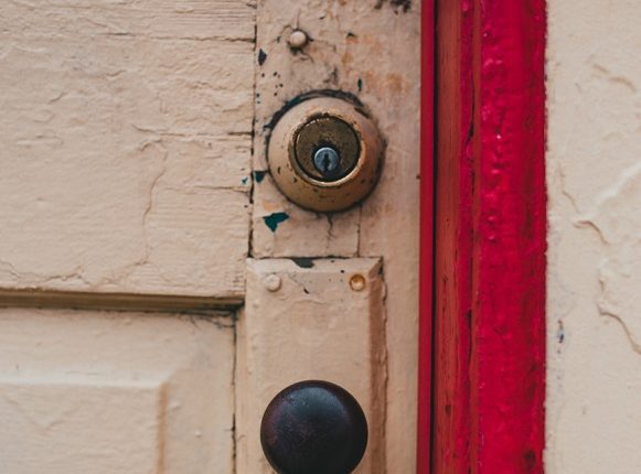 How to Prevent and Remove Paint Chalking