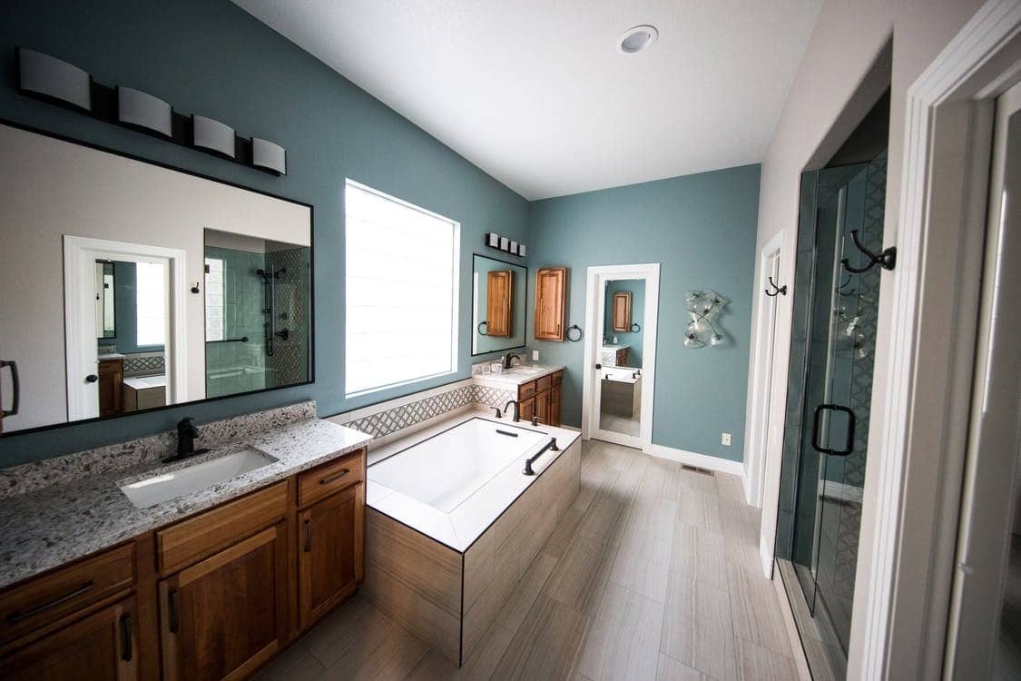Grey Tones in timber trimmed Bathroom