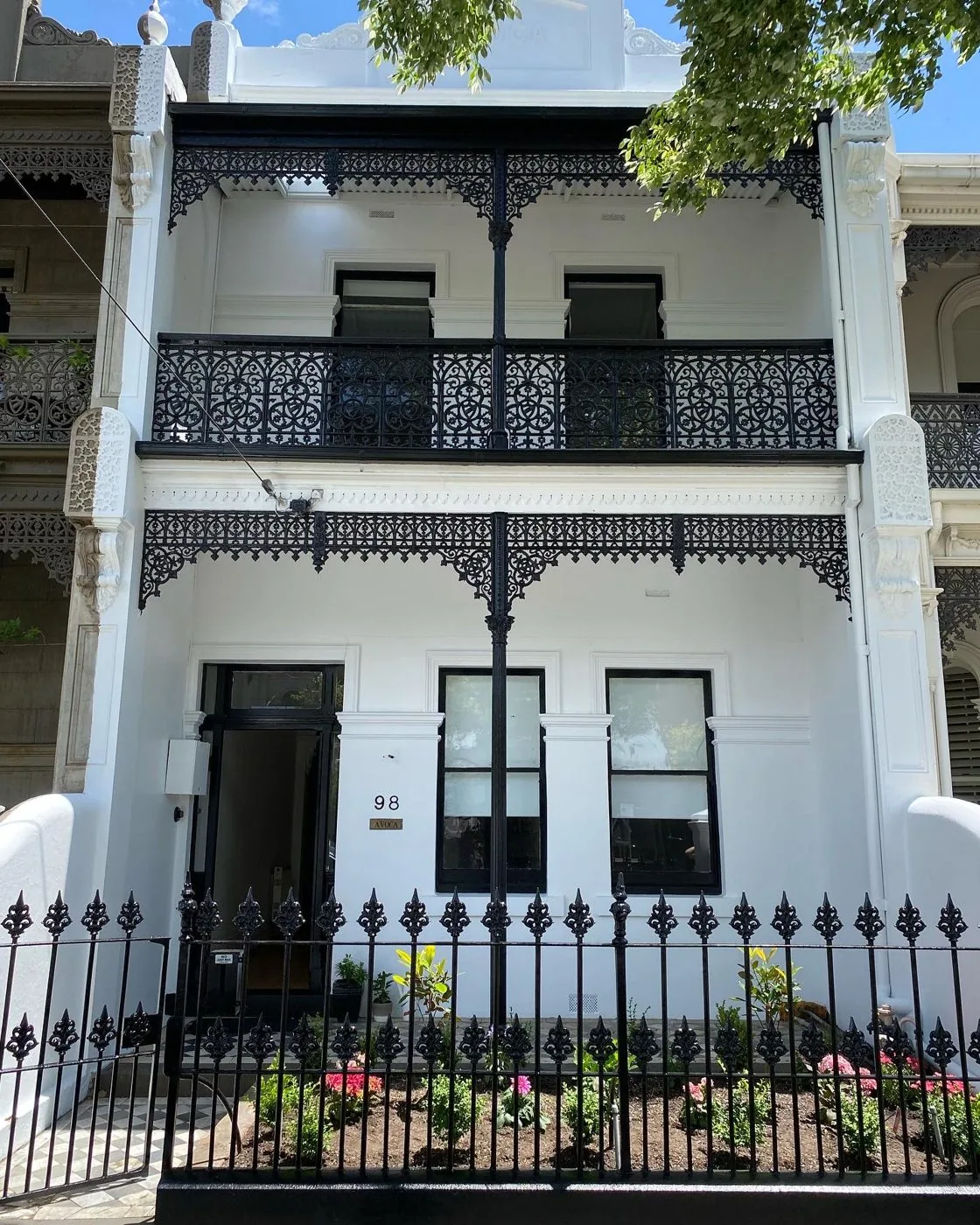 Terrace repaint, Victoria Road, Albert Park